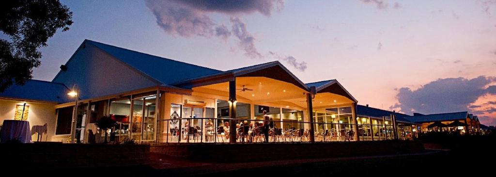 Yarrawonga Mulwala Golf Club photo 4