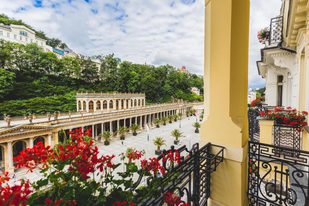 Одноместный (Одноместный номер «Комфорт», вид на колоннаду), Отель ASTORIA Hotel & Medical Spa