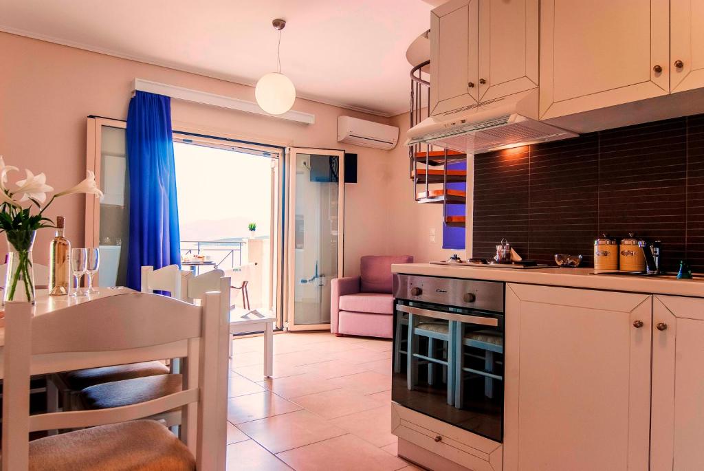 Thea Hotel - Studios & Suites photo 1