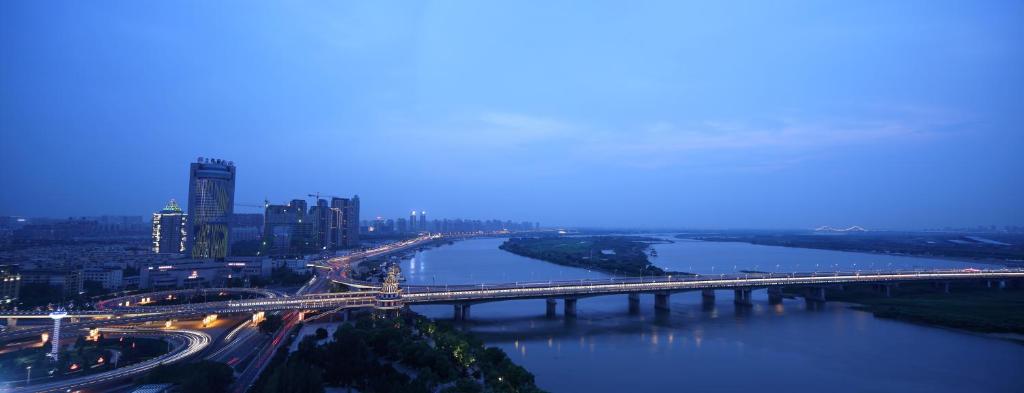 Двухместный (Номер Horizon Premier с кроватью размера «king-size»), Shangri-La Hotel, Harbin