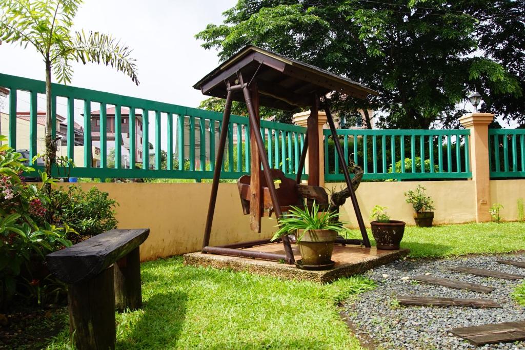 Charming Tagaytay Vacation Home photo 4
