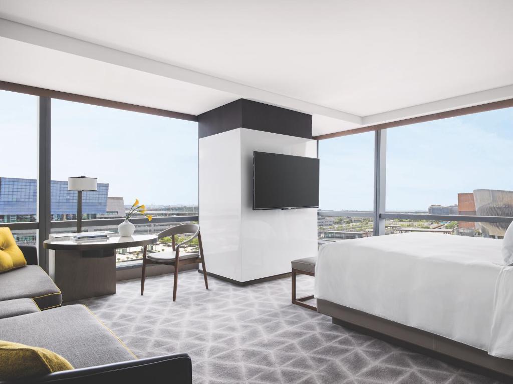 Сьюит (Представительский номер-студио), Cordis Shanghai Hongqiao