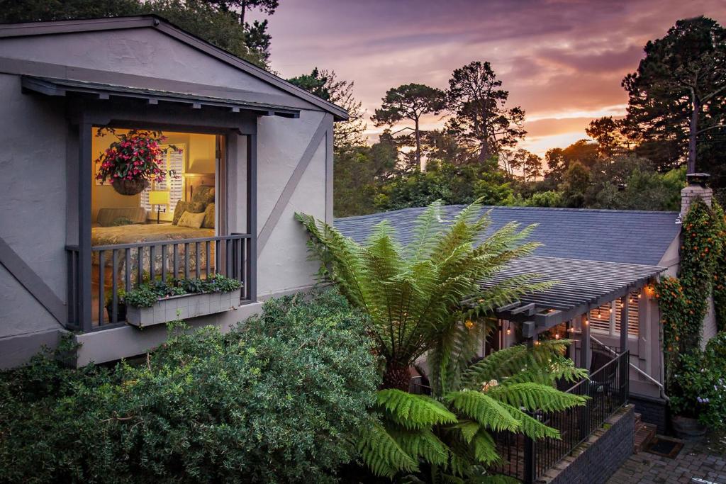 Carmel Country Inn photo 1