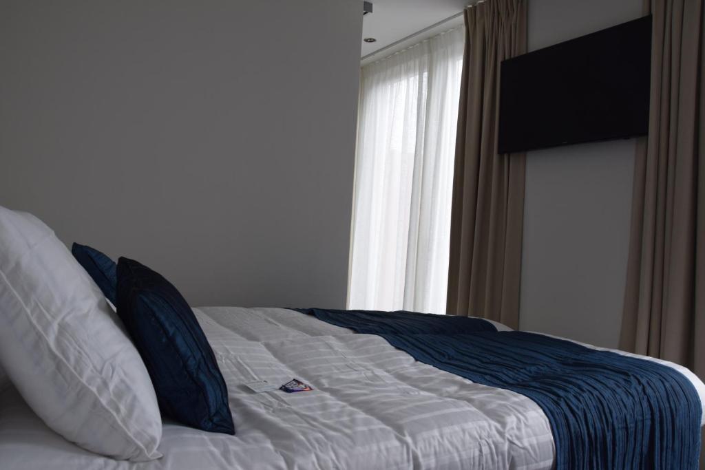 Двухместный (Двухместный номер Делюкс с 1 кроватью или 2 отдельными кроватями и балконом), Hotel Restaurant Koekenbier Abcoude