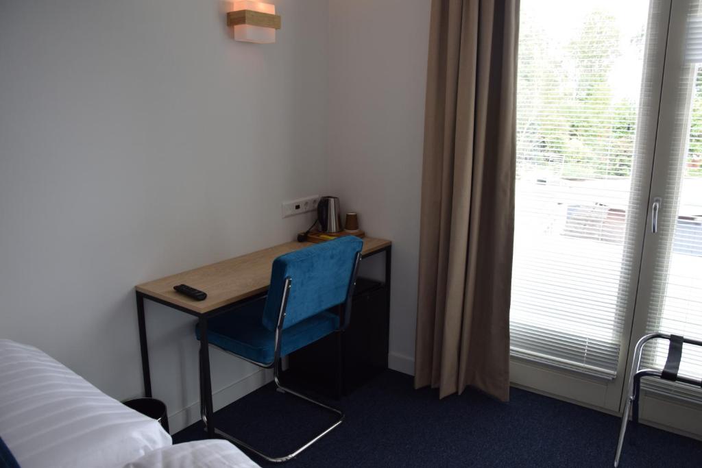 Двухместный (Двухместный номер Делюкс с 1 кроватью или 2 отдельными кроватями и французским балконом), Hotel Restaurant Koekenbier Abcoude