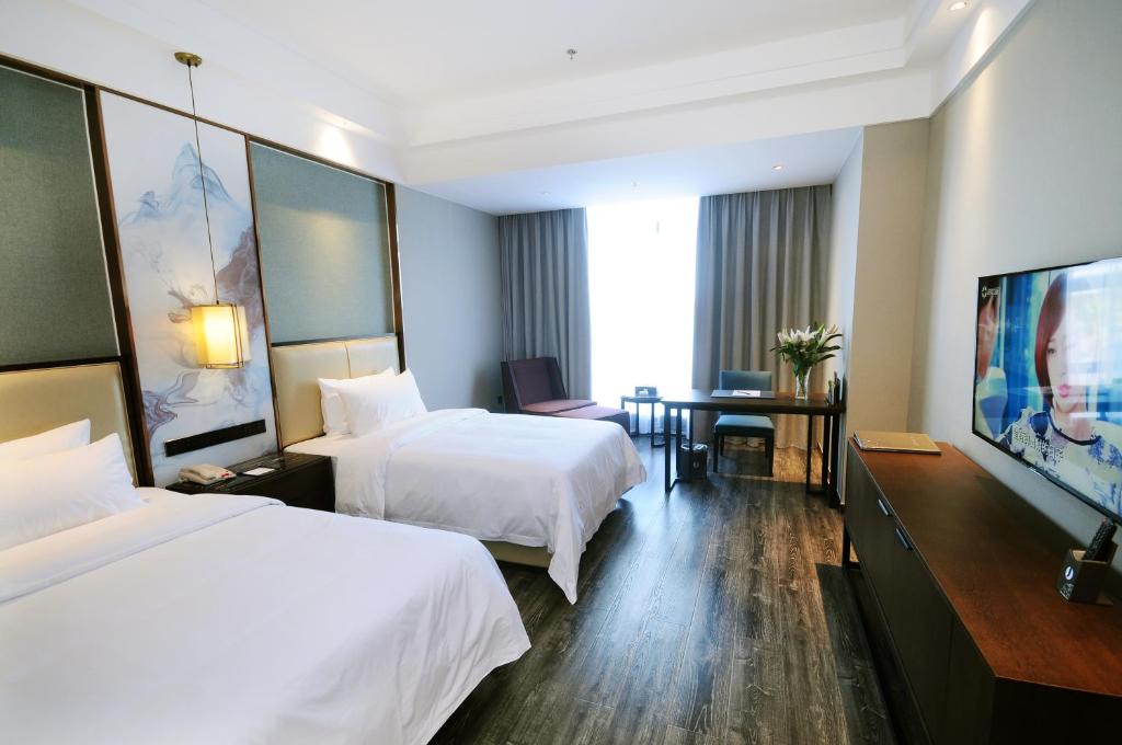 Airport Jianguo Hotel photo 2