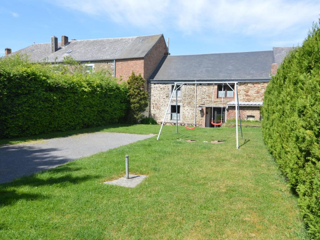 Charming Country Cottage in Winenne with Garden photo 2
