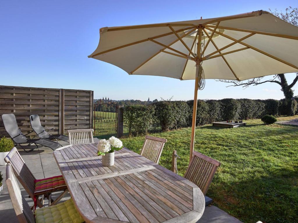 Quaint Holiday Home with Sauna in Limbourg photo 3