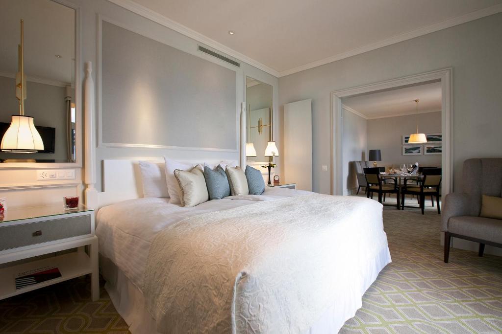 Сьюит (Люкс Signature с видом на озеро), Fairmont Le Montreux Palace