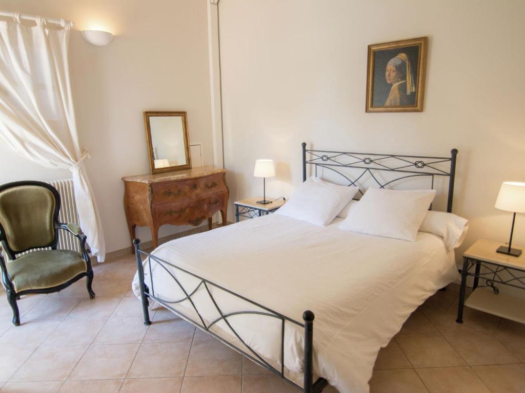 Spellbinding Villa in Campagnan with Swimming Pool photo 2