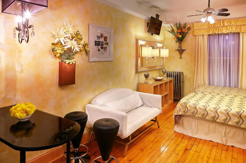 Двухместный (Номер с кроватью размера «queen-size»), The International Cozy Inn