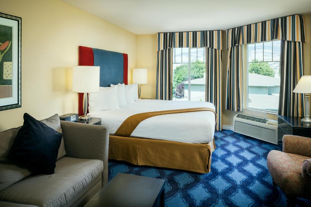 Plaza Inn & Suites at Ashland Creek image