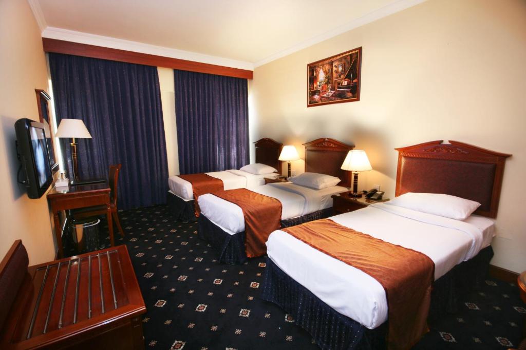Трехместный (Трехместный номер Делюкс), Отель Mount Royal Hotel