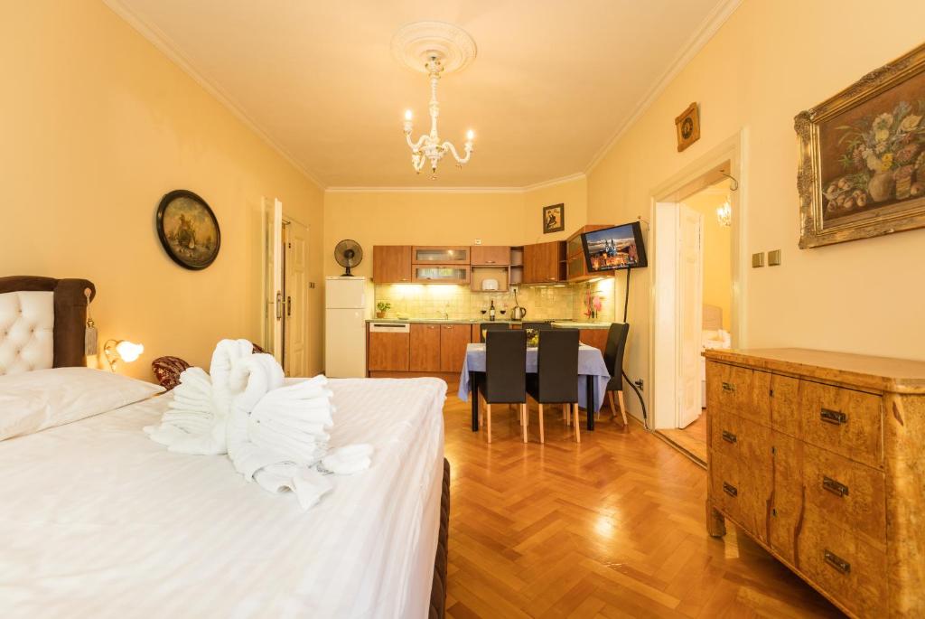 Апартаменты (Апартаменты с видом на сад), Апартаменты Prague Siesta