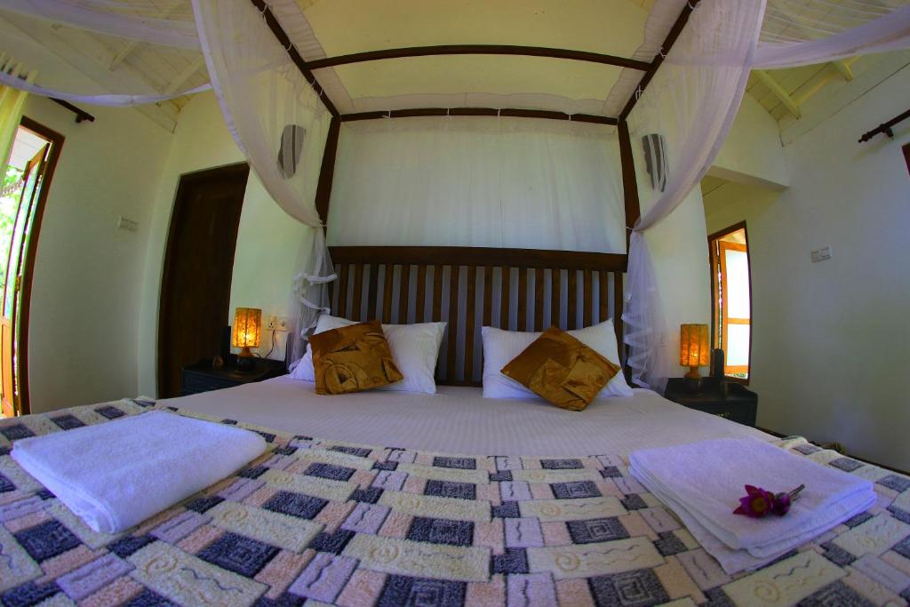 citron villa - Tap to explore photos