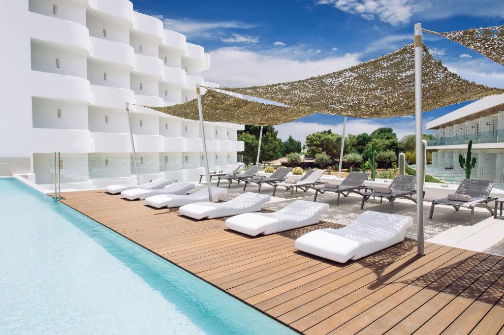 Inturotel Cala Esmeralda Beach Hotel & Spa - Adults Only photo 1