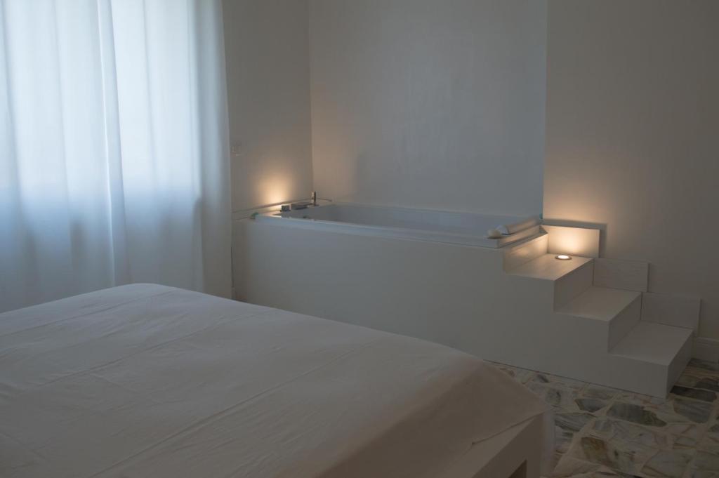 Boite d'Esprit b&b de luxe - Tap to explore photos
