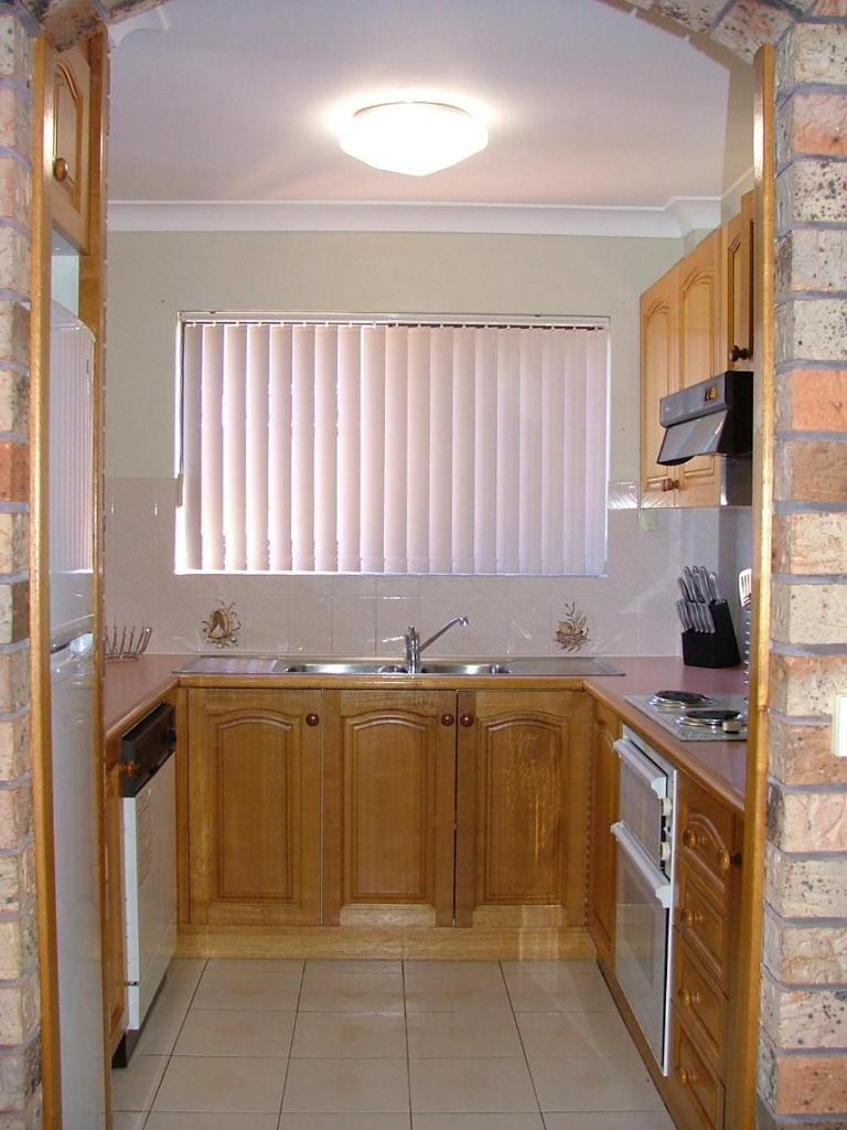 Renas Court, Unit 6, 72 Little Street photo 4