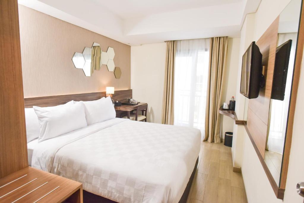Golden Tulip Essential Tangerang Room Type - Superior Queen Room