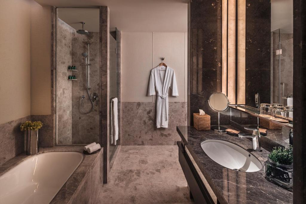 Двухместный (Номер «Премьер» с кроватью размера «king-size», вид на океан), Shangri-La Hotel Colombo