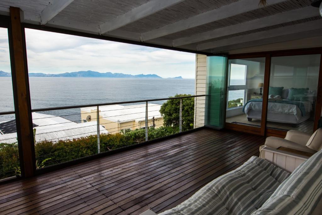 Quarterdeck Holiday Apartment photo 3