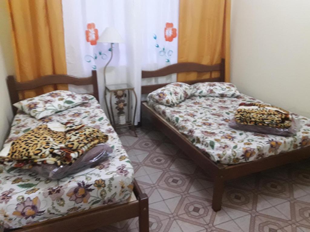 Casa Inteira a 1 Quarteirão da Basílica com garagem