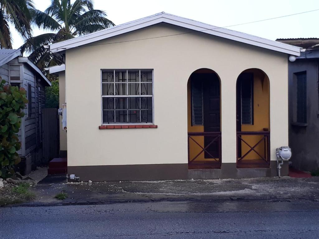 Darrel Cot Beachfront Cottage photo 2