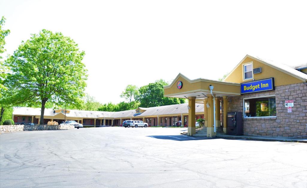 Budget Inn Falls Church photo 2