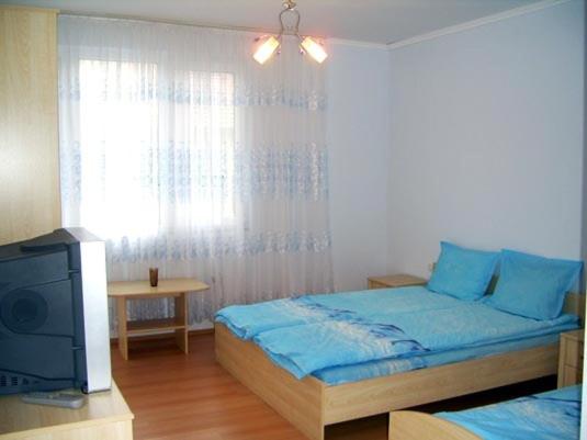 Трехместный (Трехместный номер с балконом), Family Hotel Velevi