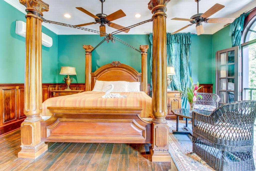 Family Suite @ Mahogany Hall photo 1