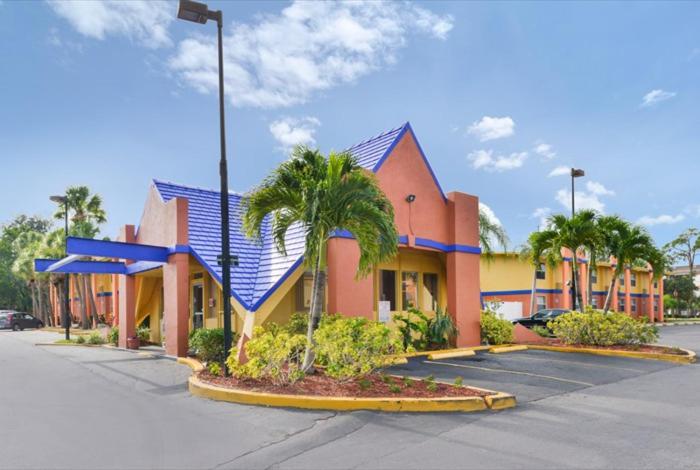 Americas Best Value Inn Sarasota photo 1