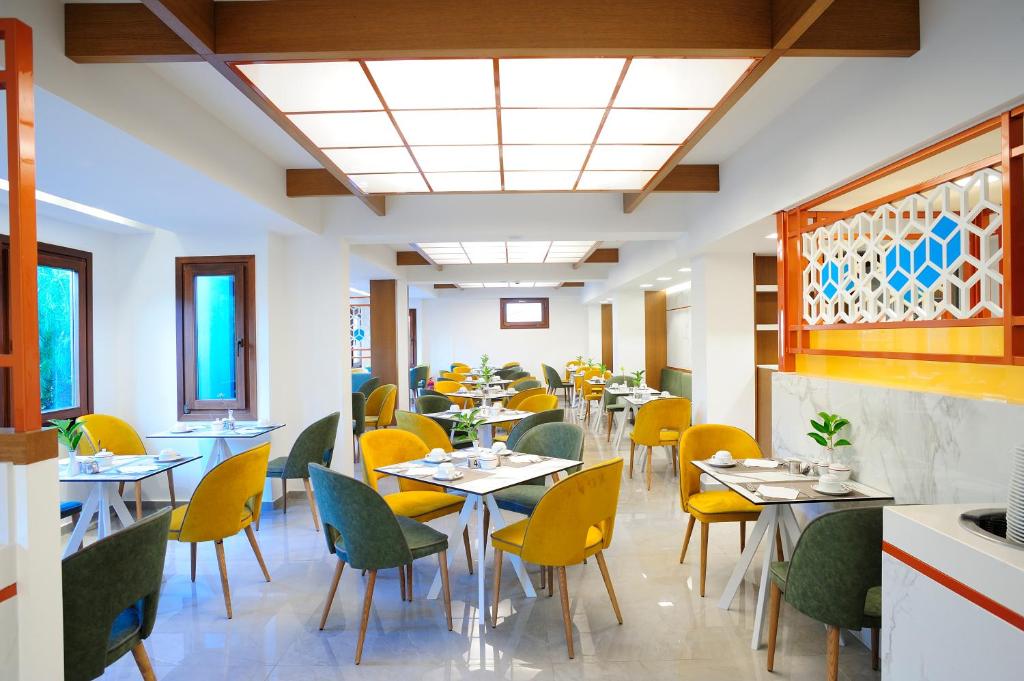 Atrium Ambiance Hotel photo 4