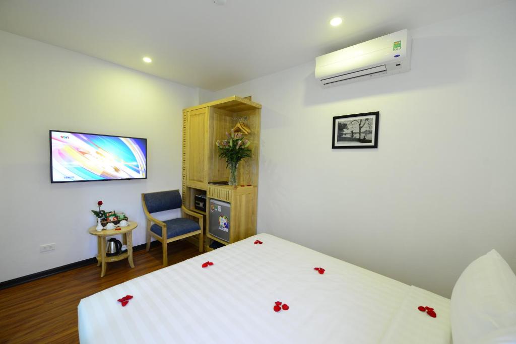 Двухместный (Улучшенный двухместный номер с 1 кроватью), Blue Hanoi Inn Luxury Hotel