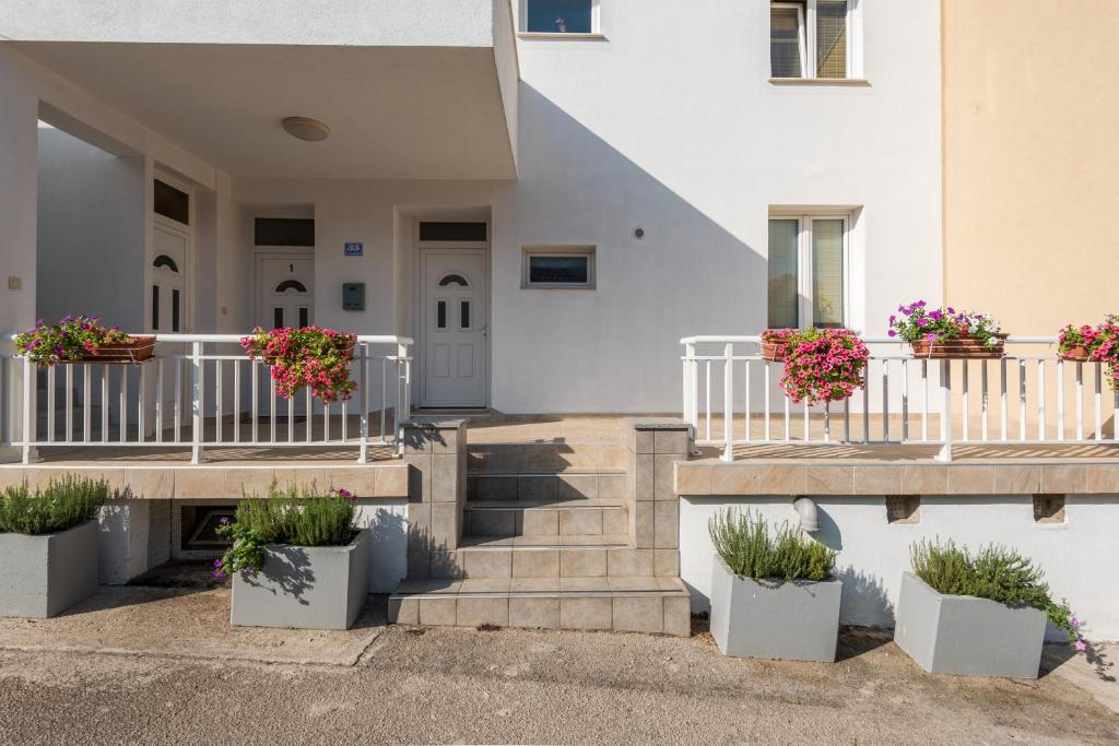 Apartments Galeb photo 1