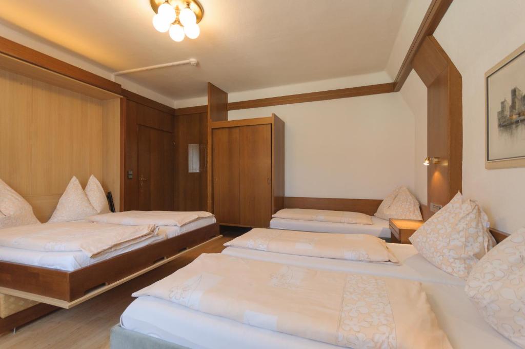 Семейный (Пятиместный номер), Hotel Tautermann