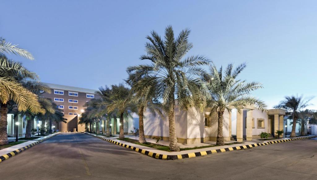 Al Gosaibi Hotel - Villa - Tap to explore photos