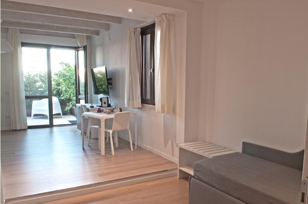 Four Rooms Guesthouse photo 3