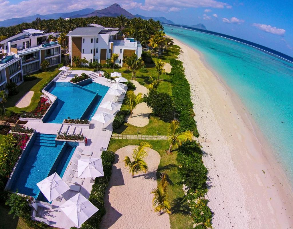 Cap Ouest Beachfront Luxury Penthouse & Apartment - Tap to explore photos