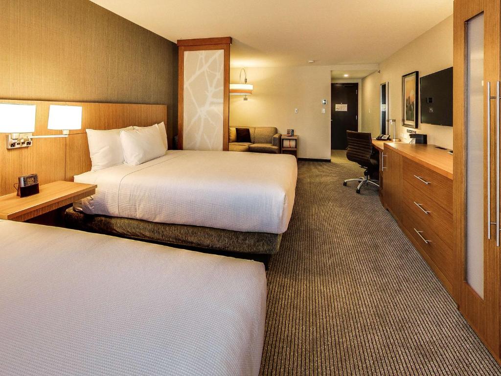 Hyatt Place Edmonton-West - Tap to explore photos