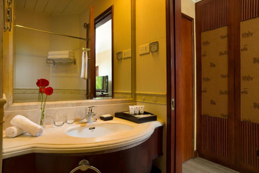 Двухместный (Классический номер с кроватью размера «queen-size»), Grand Mercure Xian On Renmin Square