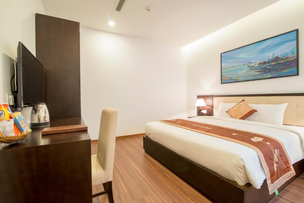 Двухместный (Улучшенный двухместный номер с 1 кроватью), Dana Marina Hotel