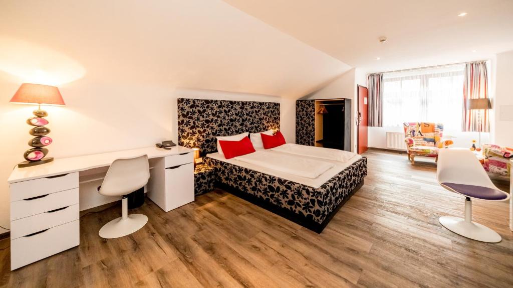 artHotel Magdeburg - Tap to explore photos