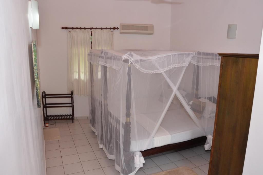 Двухместный (Улучшенный двухместный номер с 1 кроватью и балконом), Surf Villa