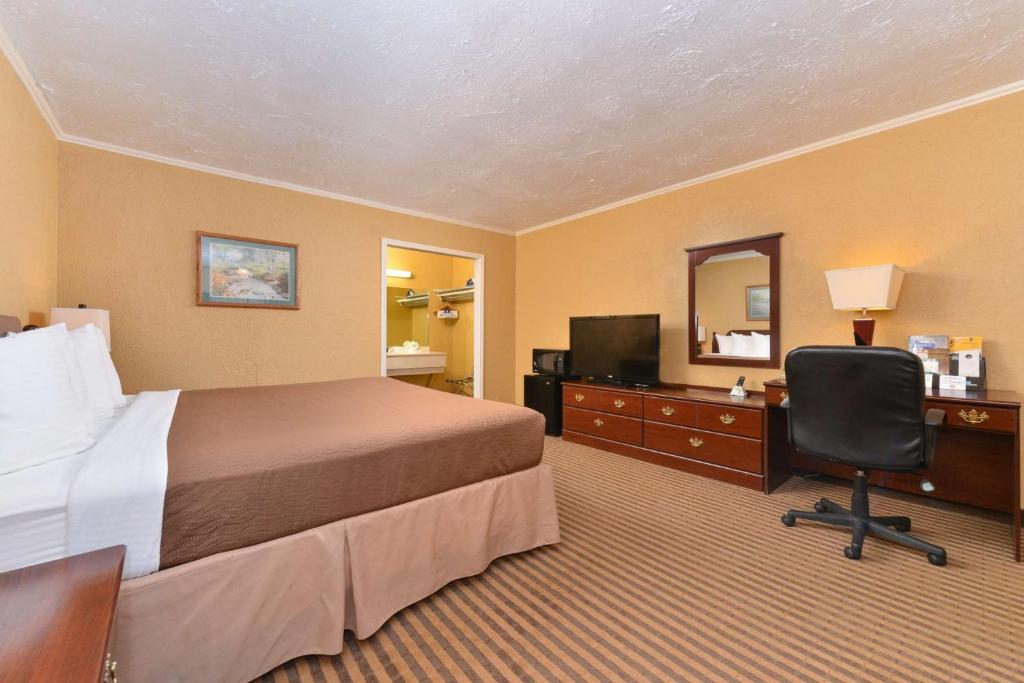 Executive Plus Inn and Suites photo 1