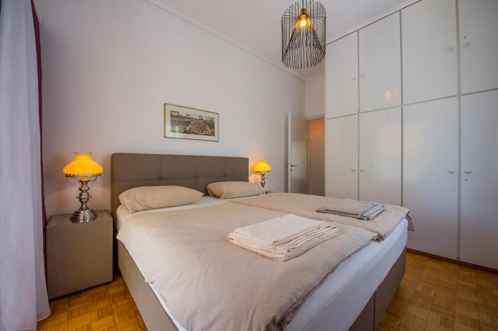Starapartment Athens-Varkiza Top 1 - Tap to explore photos