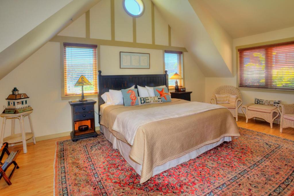 The Eagle Harbor Inn image