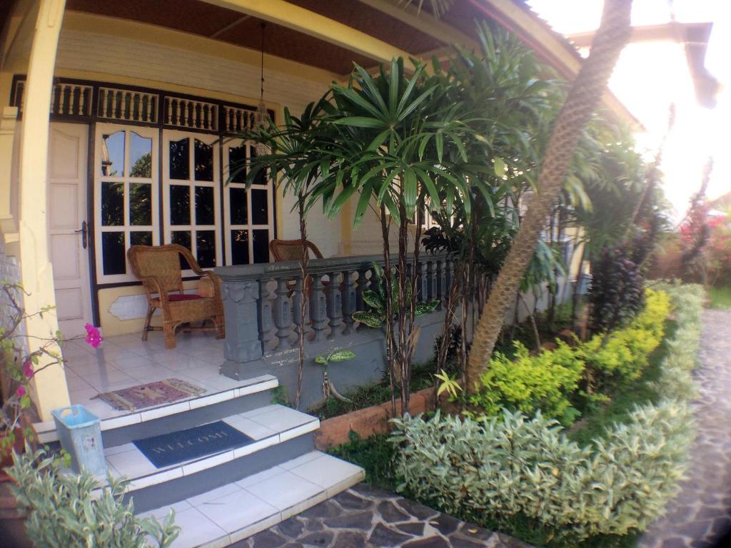 Taman Lily's Hotel photo 3