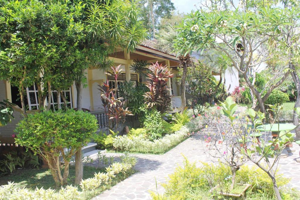 Taman Lily's Hotel photo 4