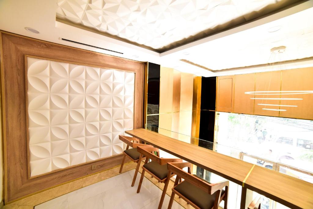 Ruby Hotel