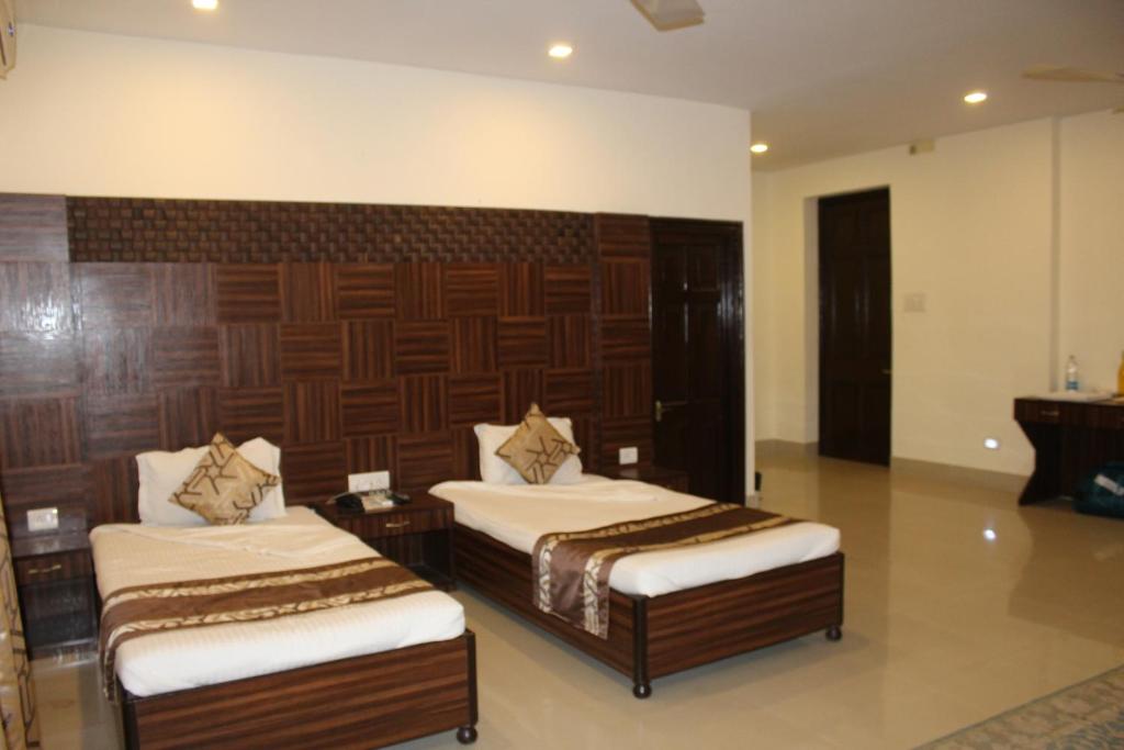 Двухместный (Большой двухместный номер с 1 кроватью), Chowdhury's Guest House